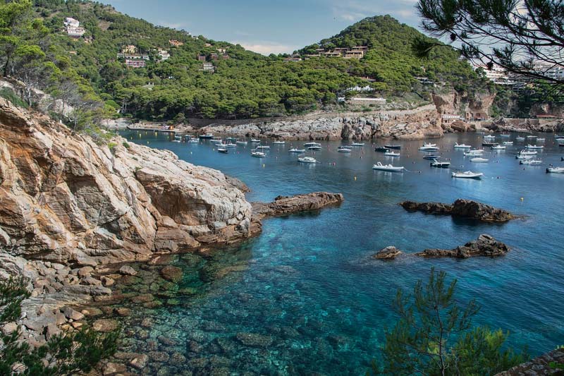 costa-brava-bateau-excursions-promenade-en-mer-collioure-espagne